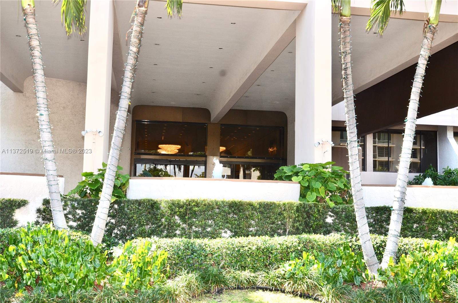 Photo 2 of Cricket Club Condo Apt 2008 in Miami - MLS A11372519