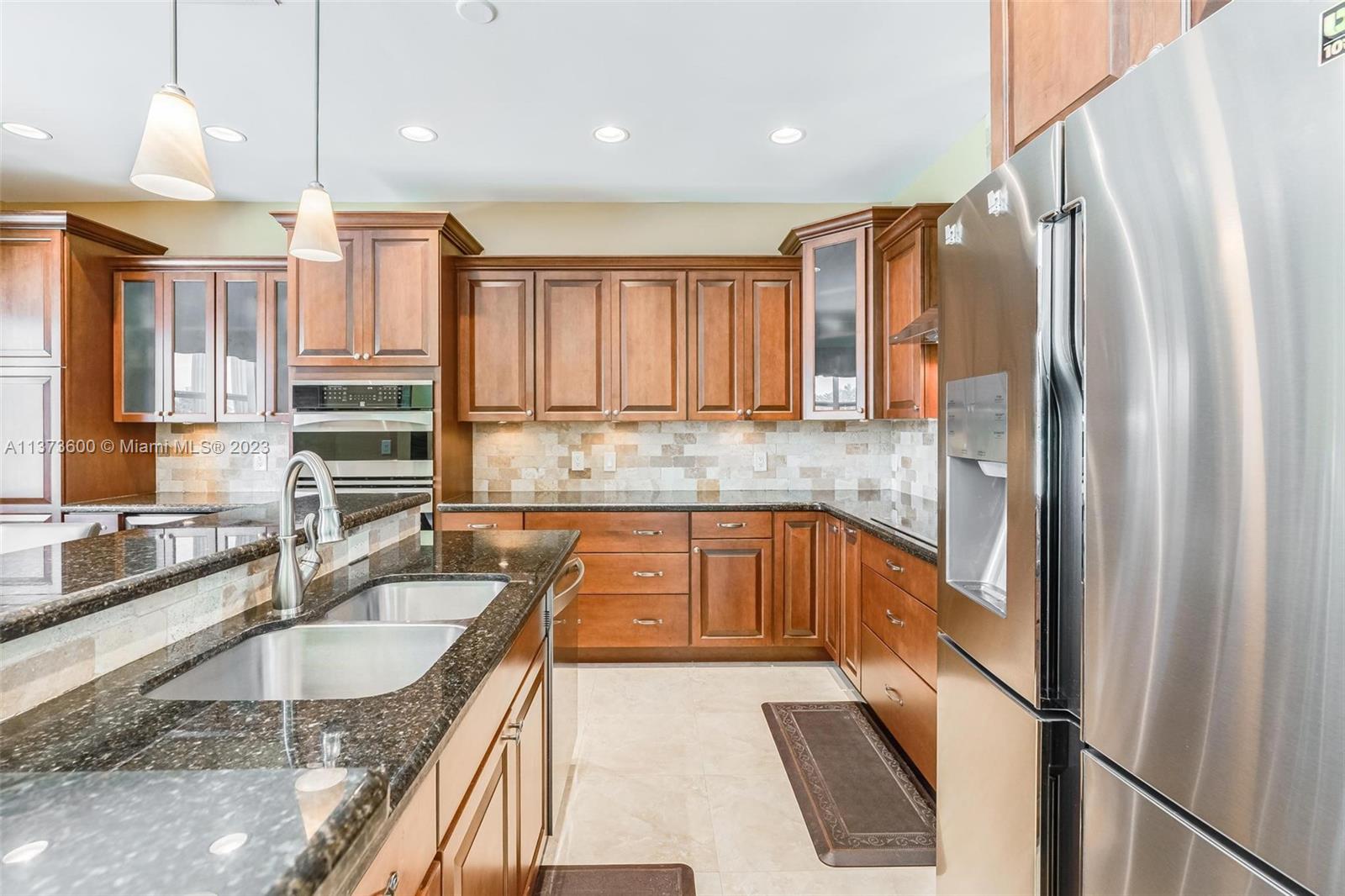 Listing Photo 11