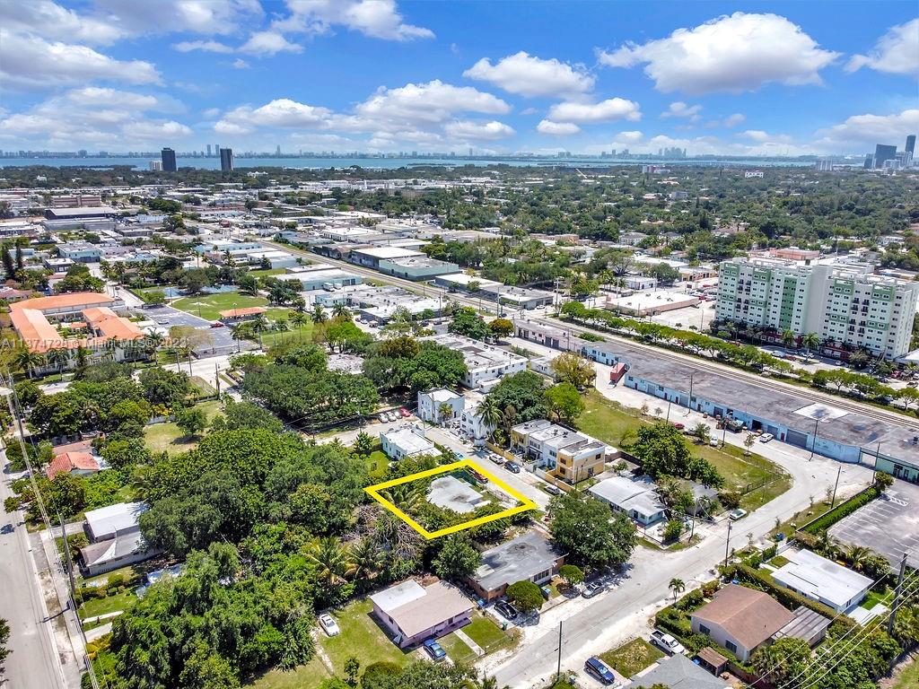 261 NW 73rd Ter, Miami, FL 33150