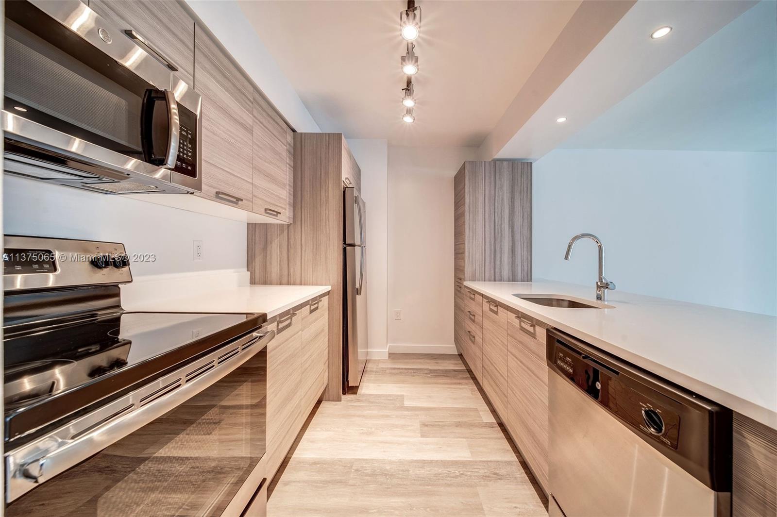 Photo 2 of Bay Parc Apt 26J in Miami - MLS A11375065