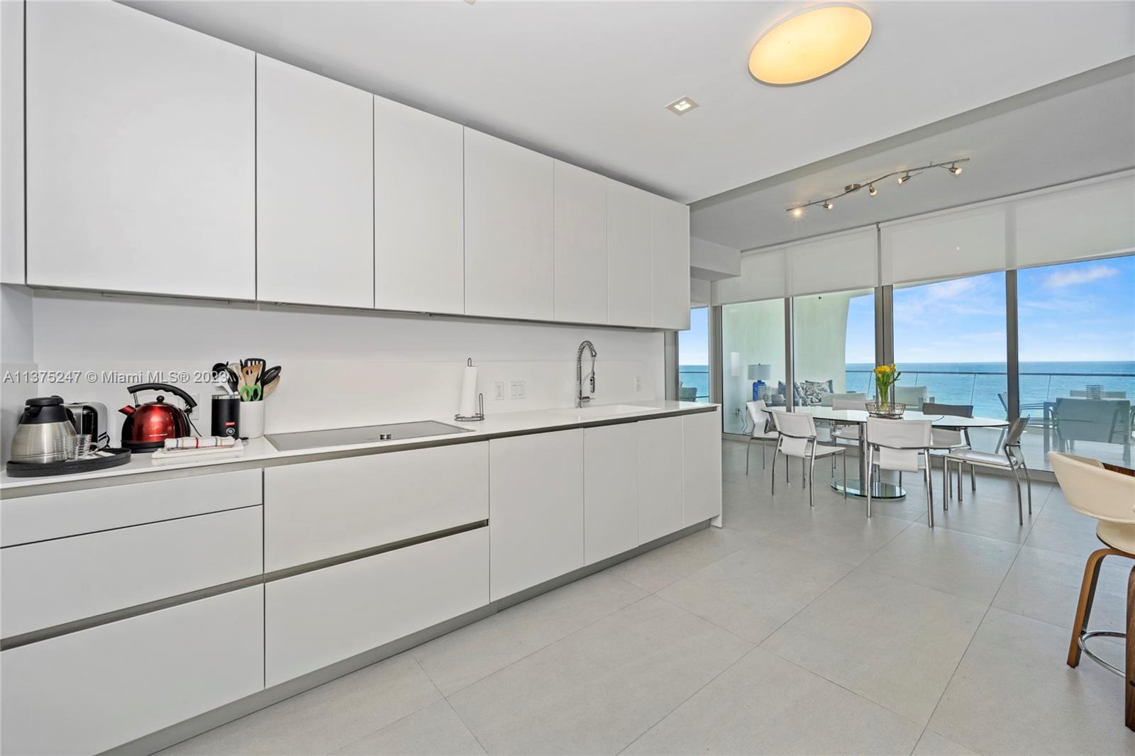 Photo 2 of Jade Signature Apt 602 in Sunny Isles Beach - MLS A11375247