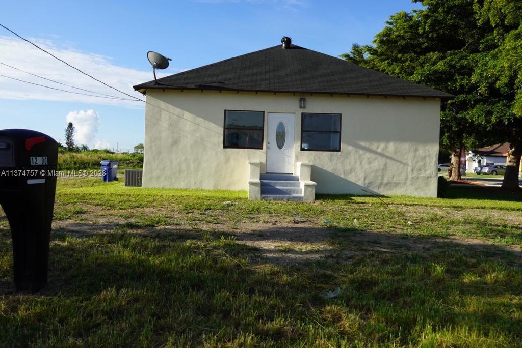 Photo 2 of 12490 SW 224 Street in Miami - MLS A11374757