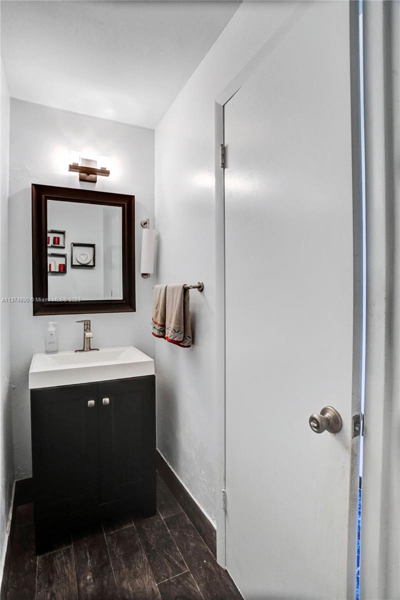 Another view of half bathroom downstairs * Great for guests!