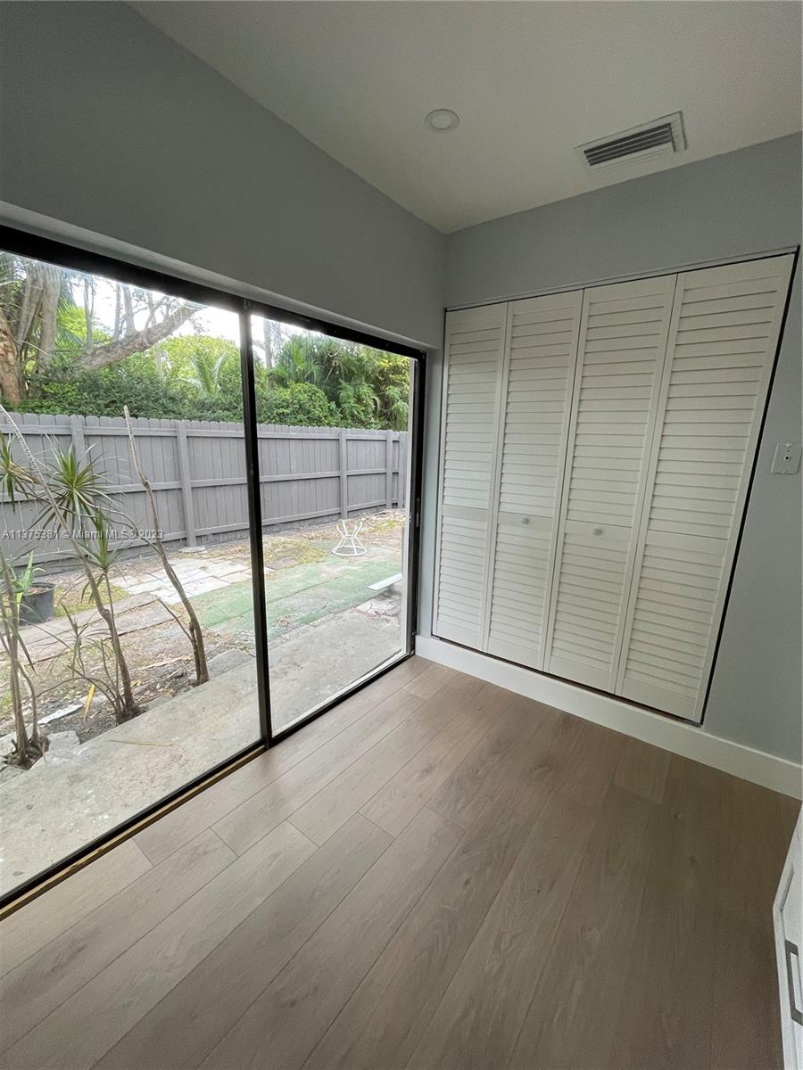 douglas manor Real Estate, Brokers, Home Values, Luxury Homes