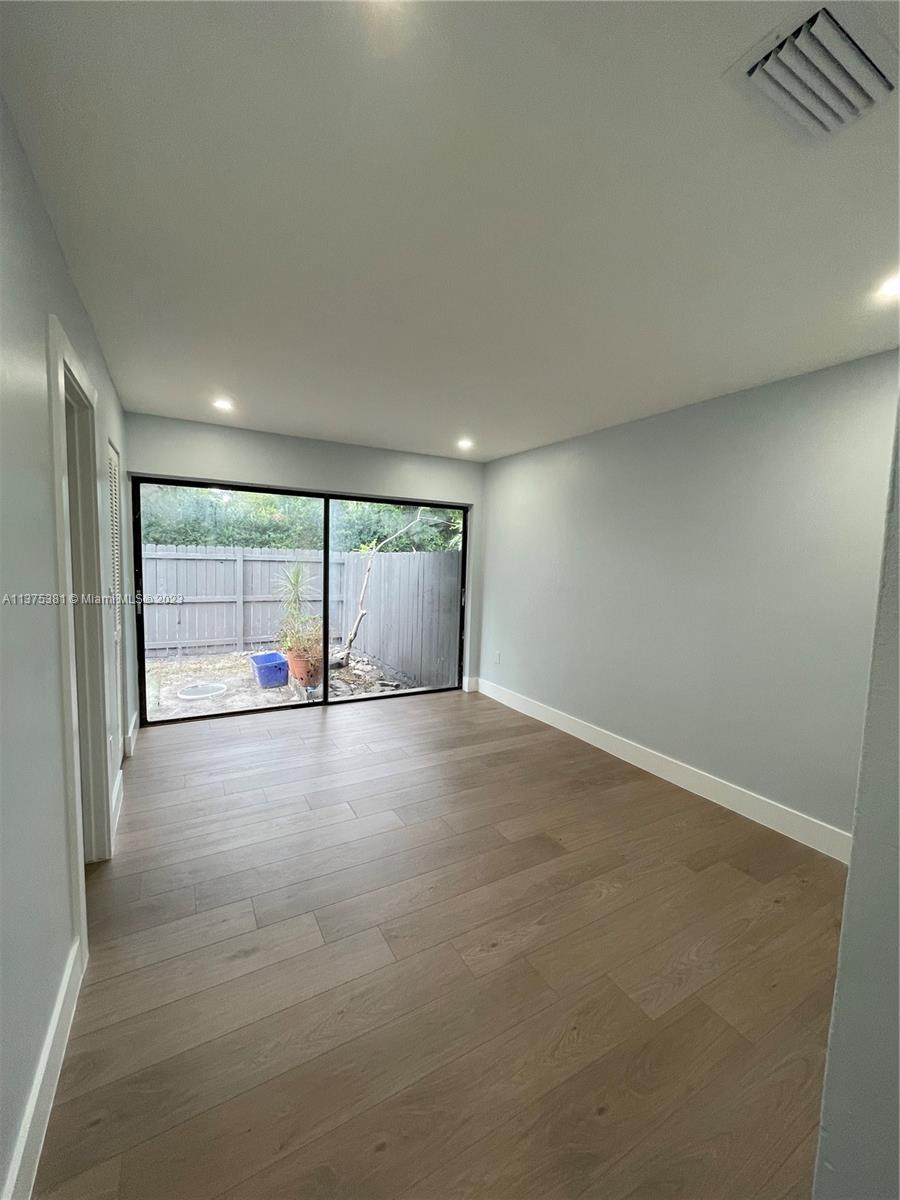 douglas manor Real Estate, Brokers, Home Values, Luxury Homes