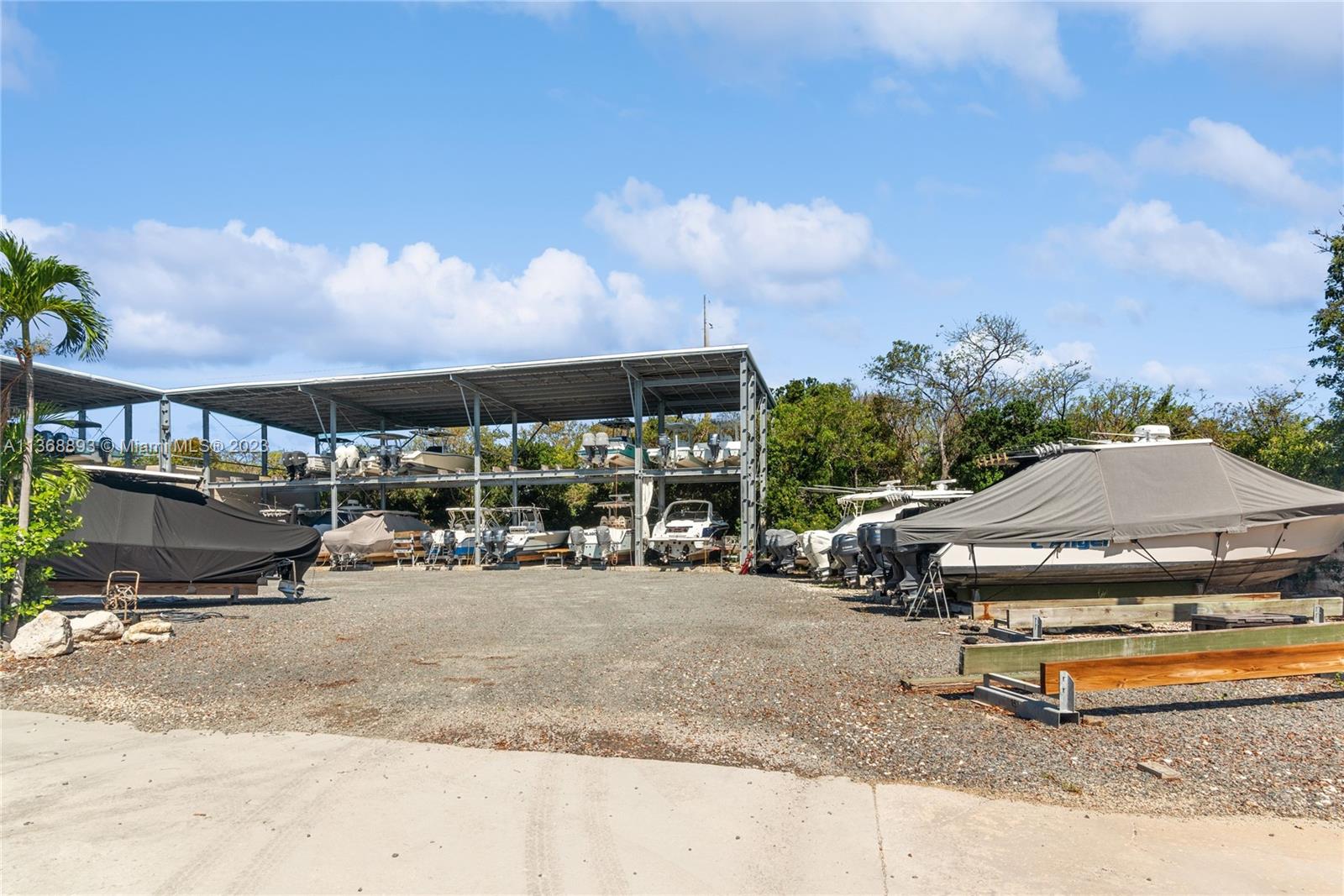 Clubhouse driveway and entrance