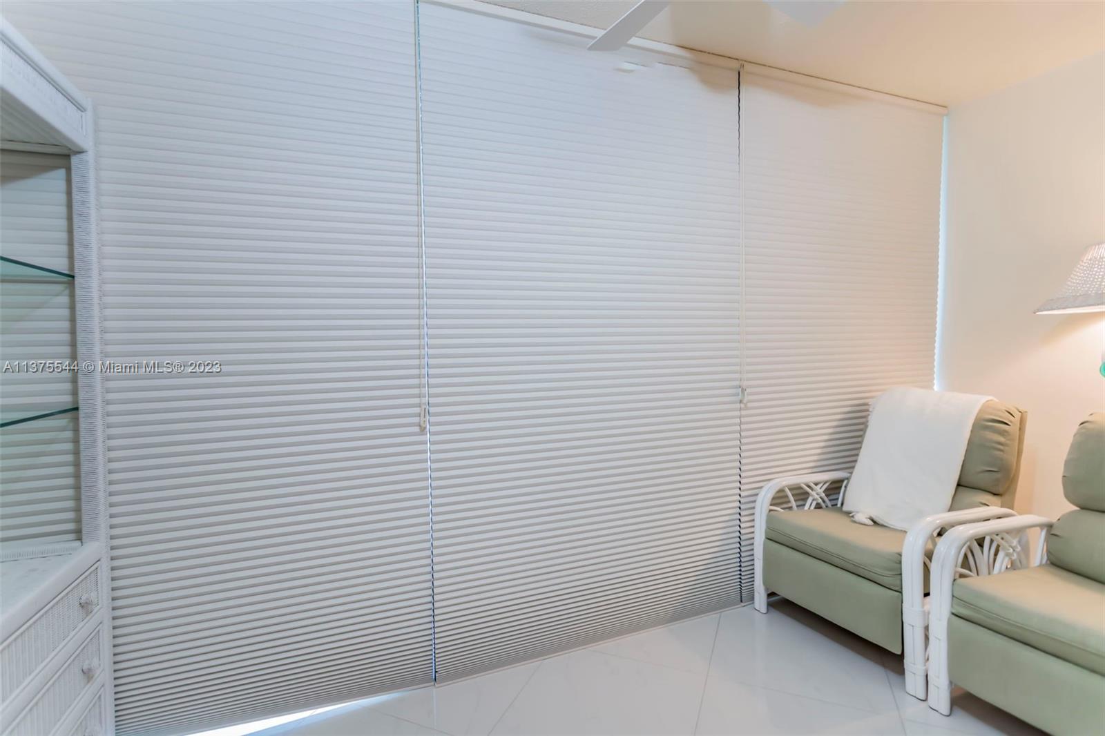 Hunter Douglas Blinds Closed