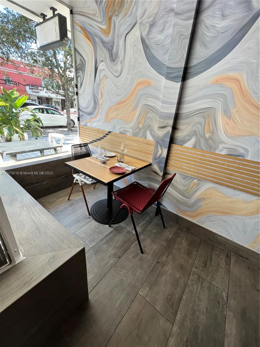 271 Miracle Mile