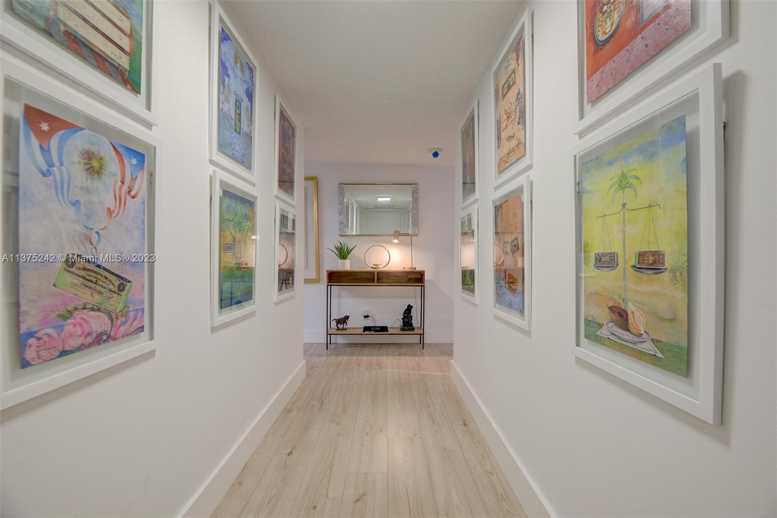 Foyer - Unit entrance hallway