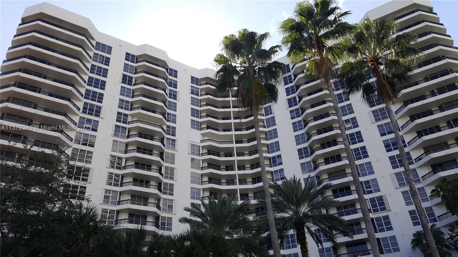 3600  Mystic Pointe Dr #910 For Sale A11372385, FL