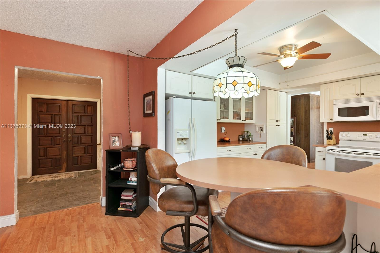 Kitchen/family room.