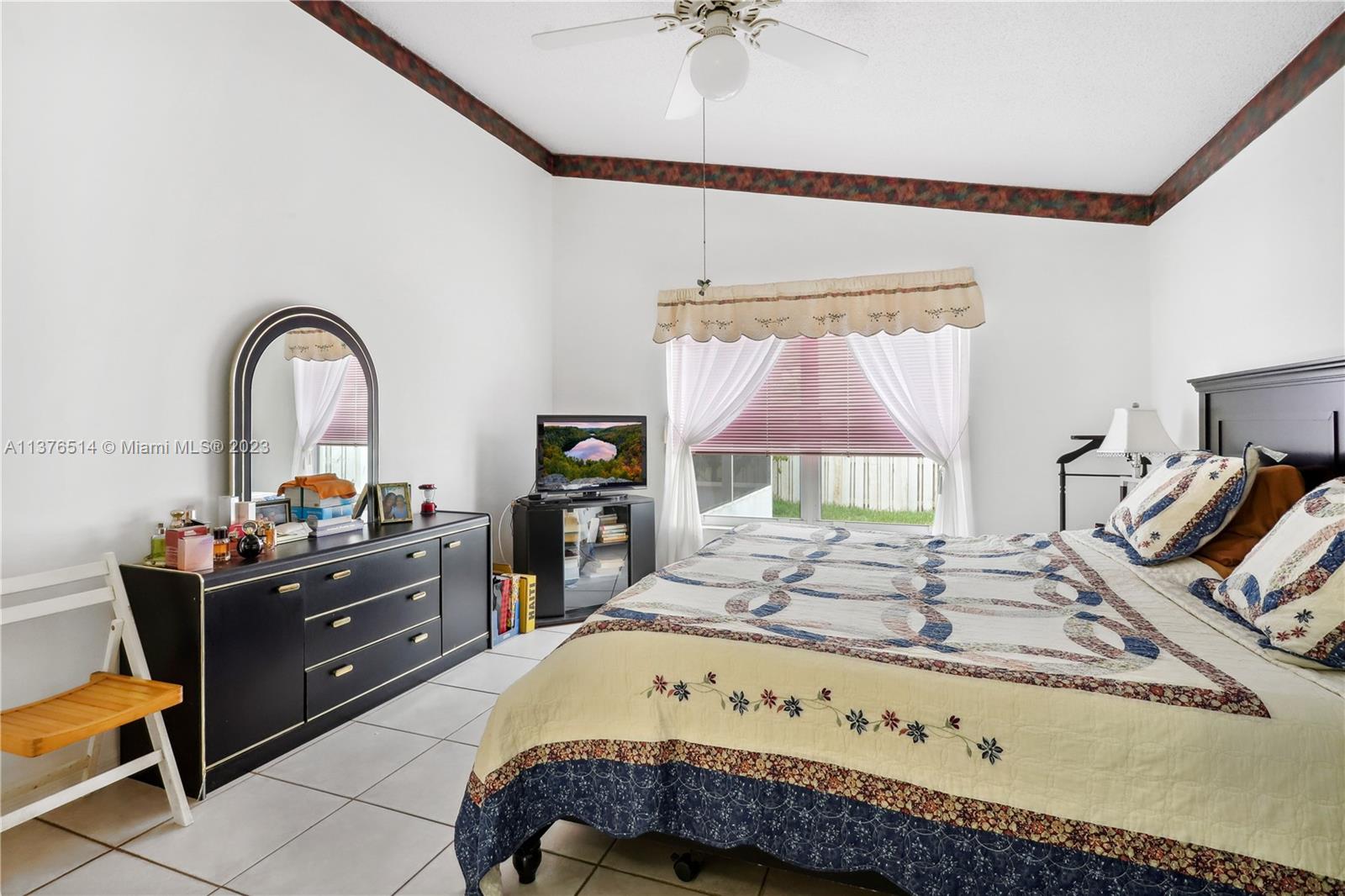 Listing Photo 9