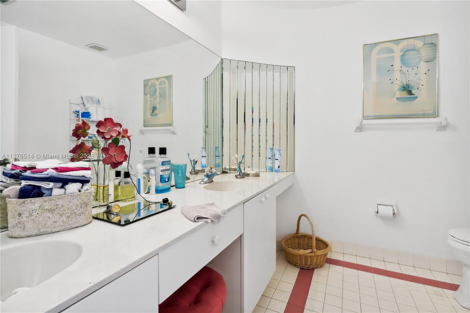 Listing Photo 10