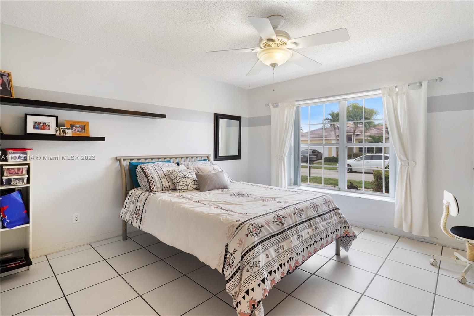 Listing Photo 12