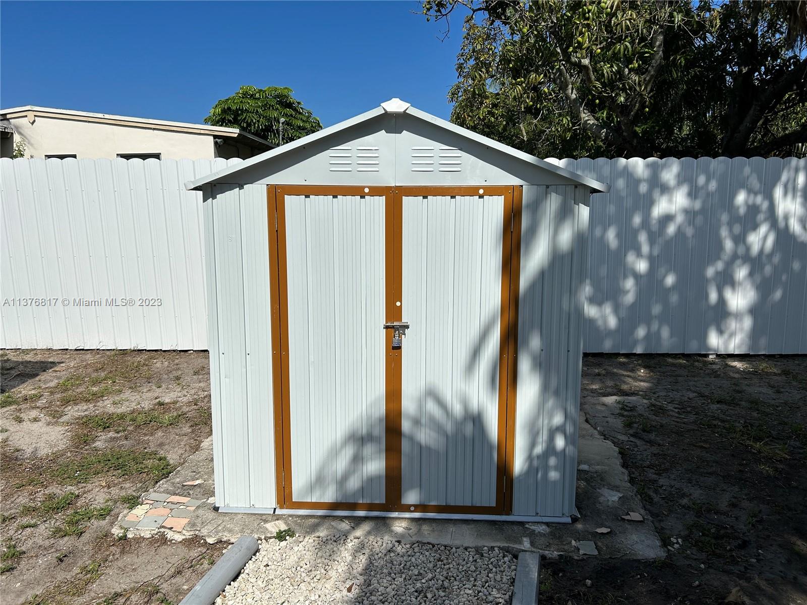 Shed