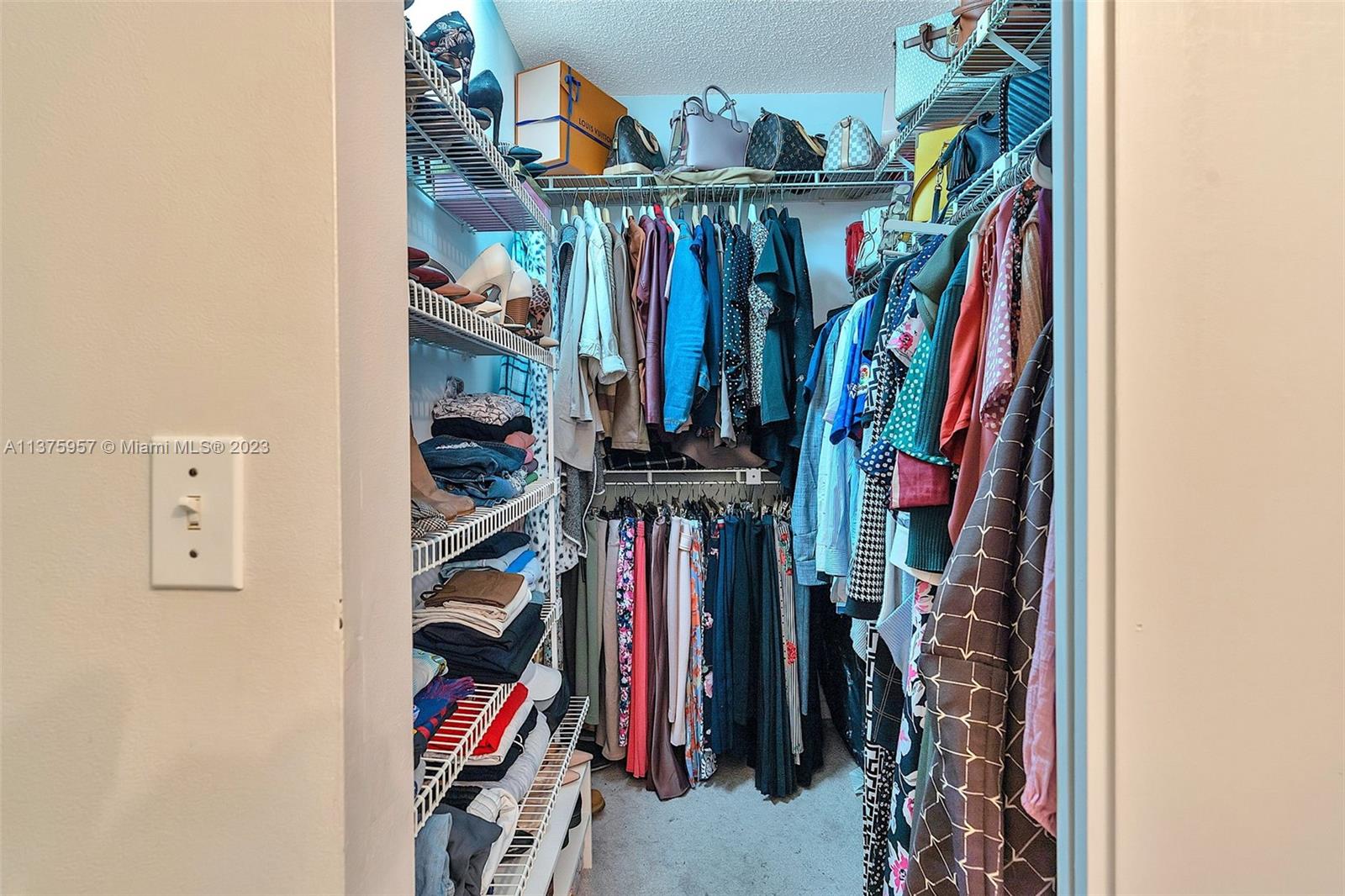 Walking closet