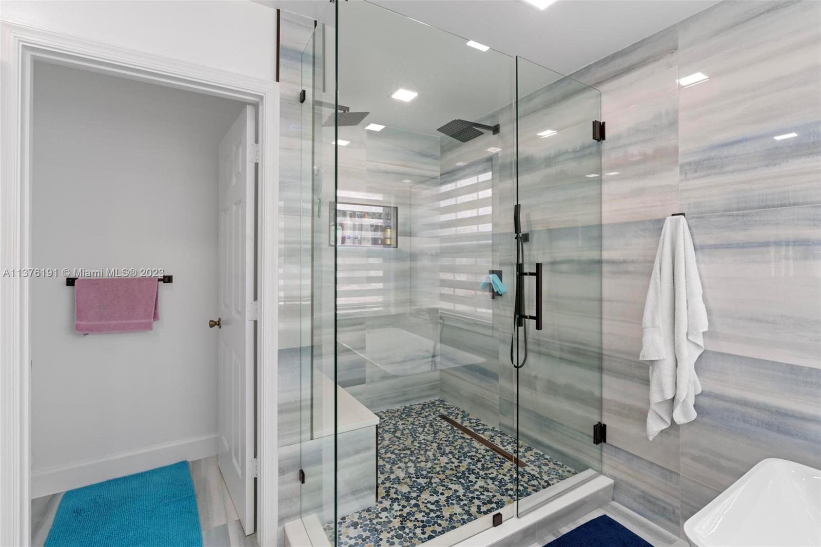 Custom master dual shower