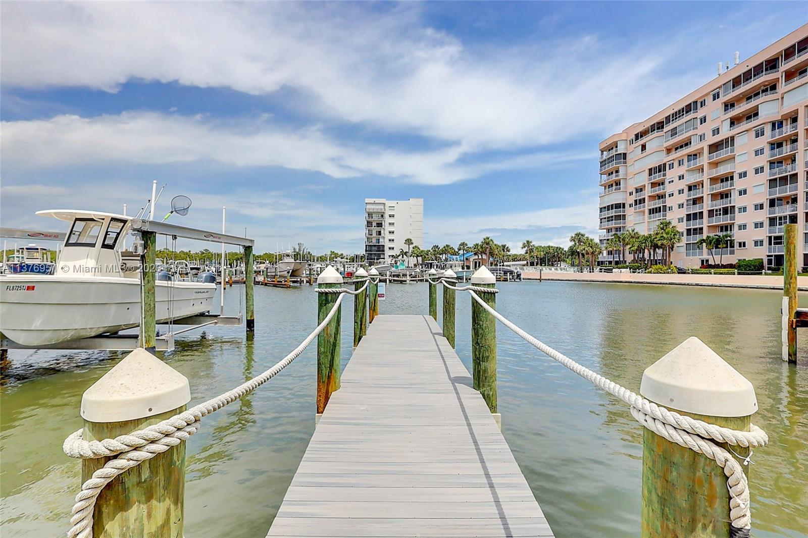 PRIVATE DOCK FOR 2-26 FOOT BOATS