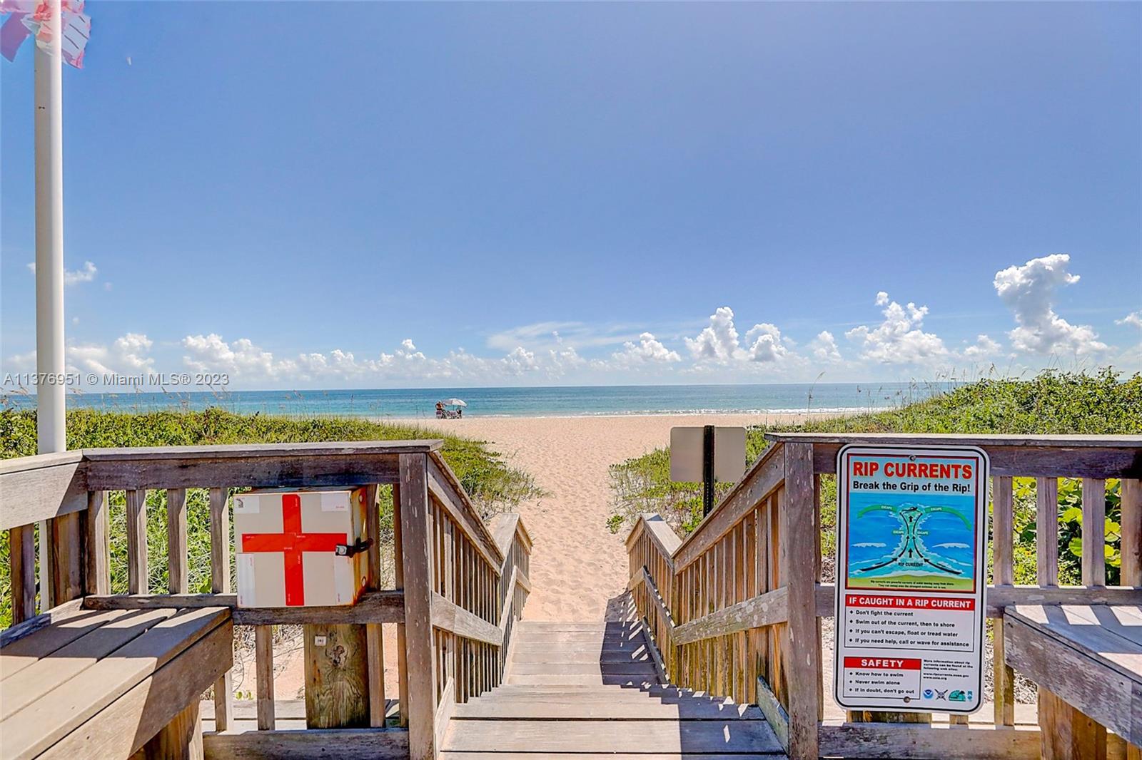 PRIVATE DEEDED BEACH