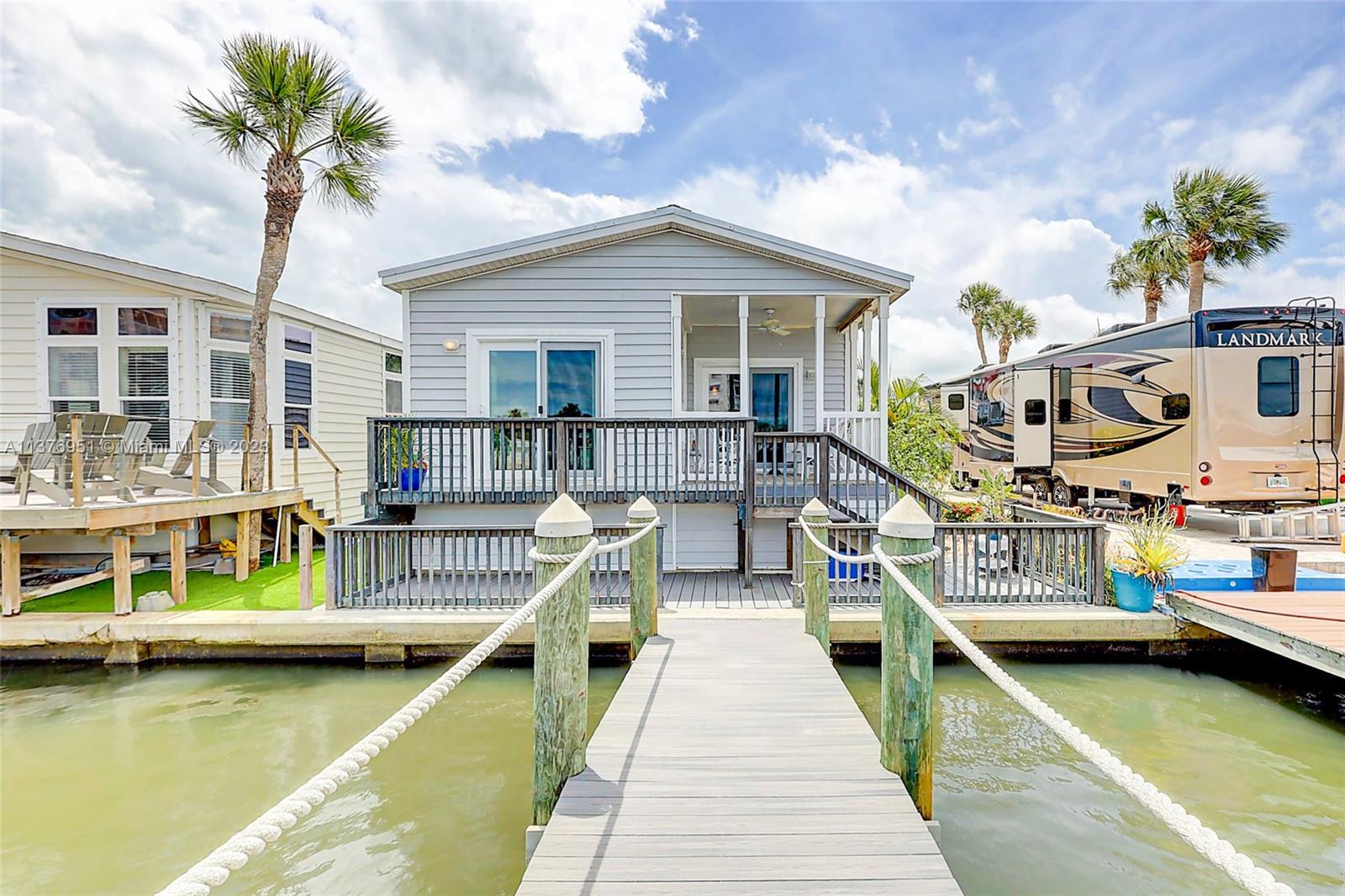 PRIVATE DOCK FOR 2-26 FOOT BOATS