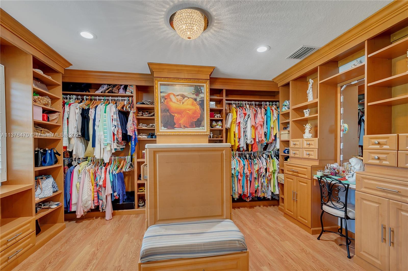 MASTER CLOSET