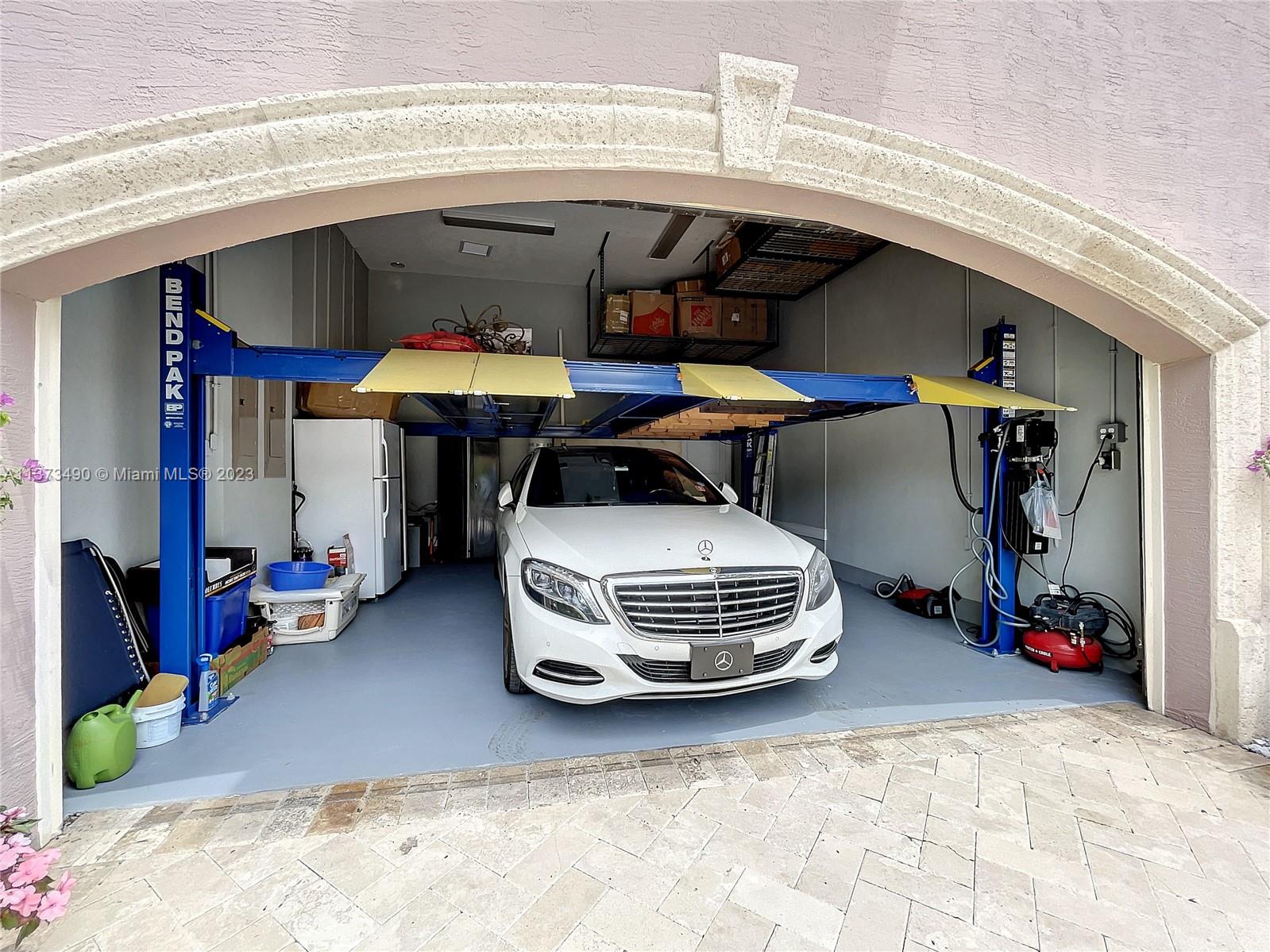 Garage