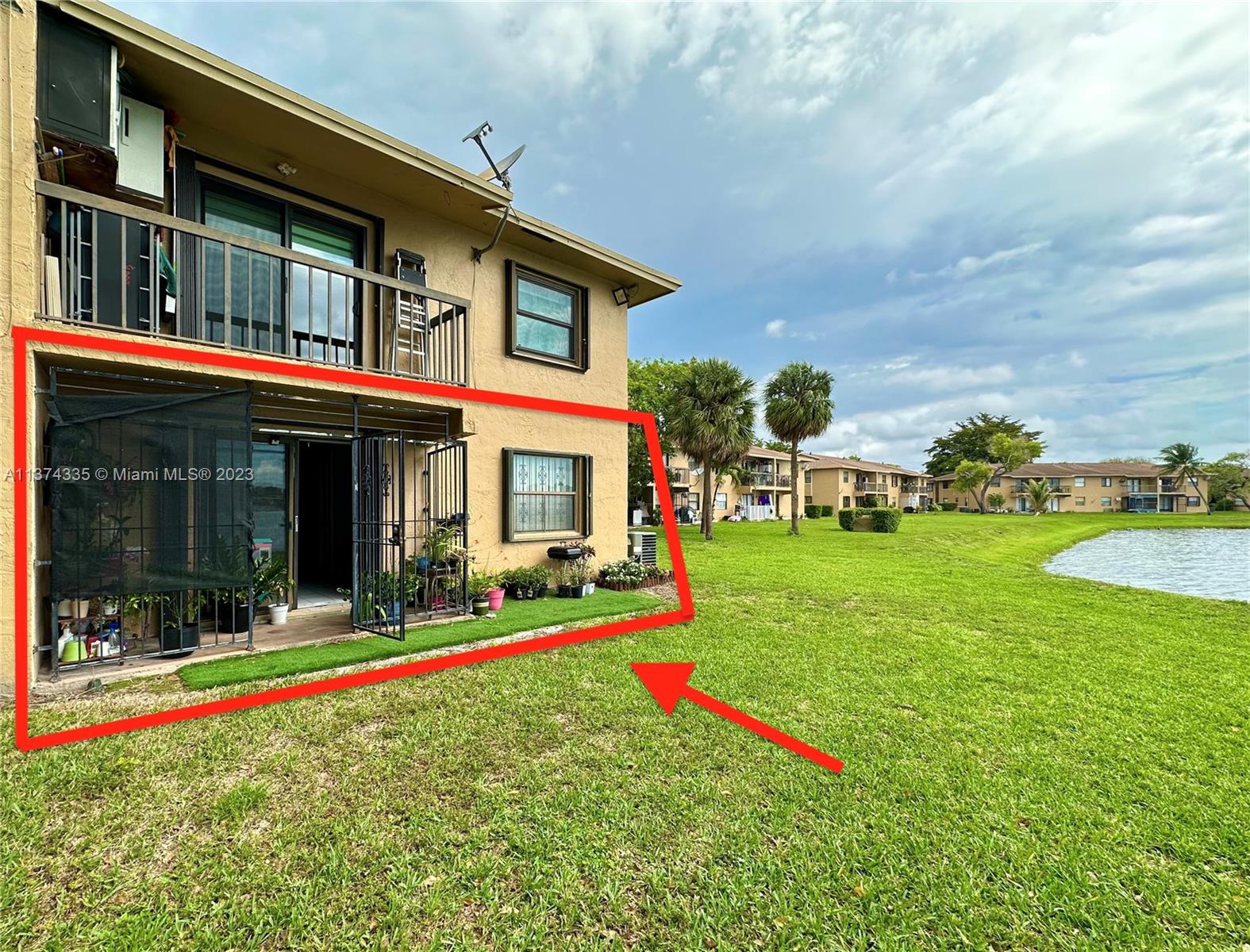 Corner apartment, first floor, overlooking wide lake