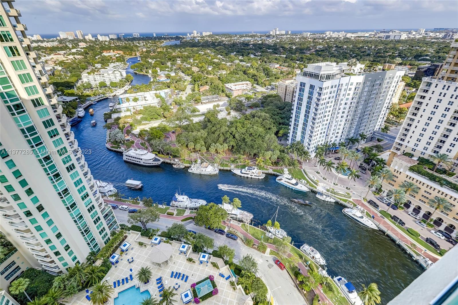 Watch the yachts leave the boatyards up the New River and head out to the Ocean.