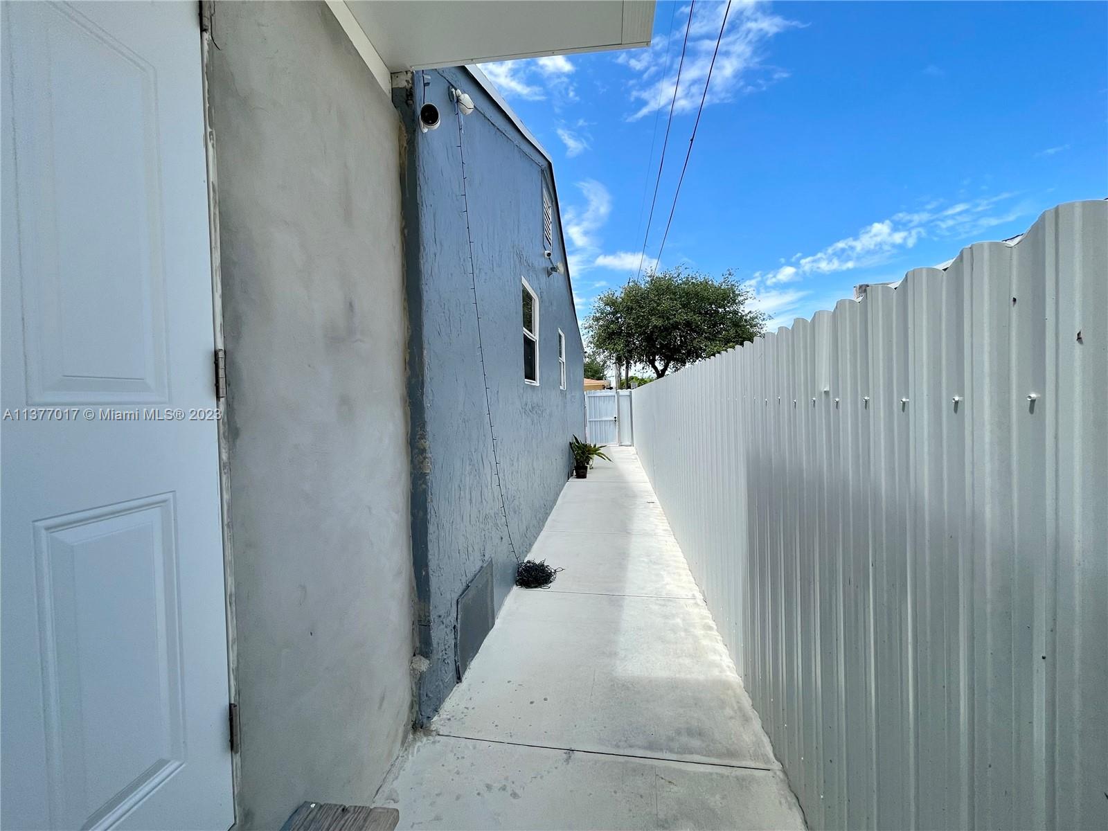 Independent entrance from master bedroom