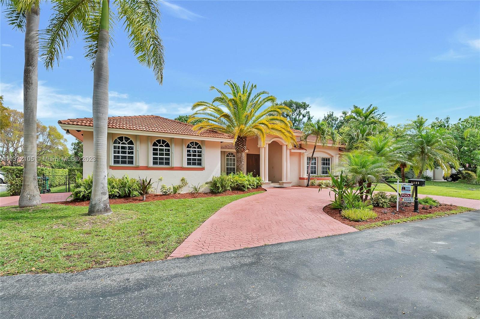 17117 SW 82nd Ct  For Sale A11372105, FL