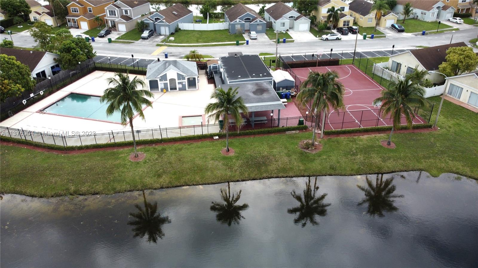 Community pool, clubhouse and basketball