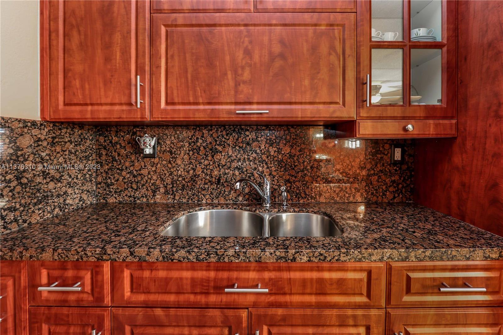 Beautifully updated kitchen w/ additional cabinet spaces