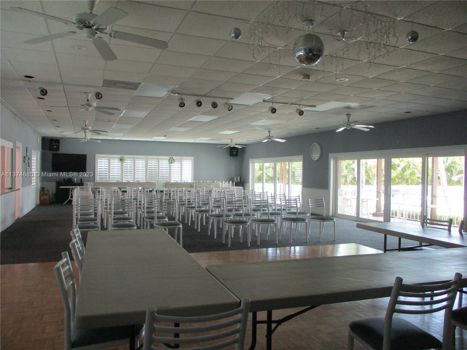 COMMUNITY ROOM FOR GATHERINGS, MEETING & ACTIVITIES