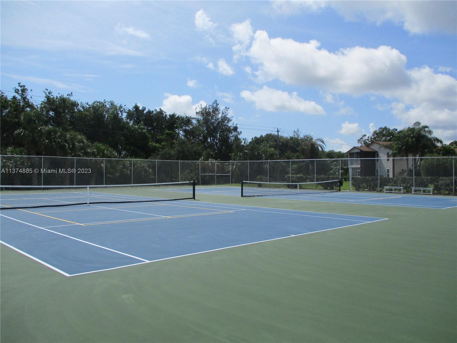 TENNIS/PICKLE BALL COURTS