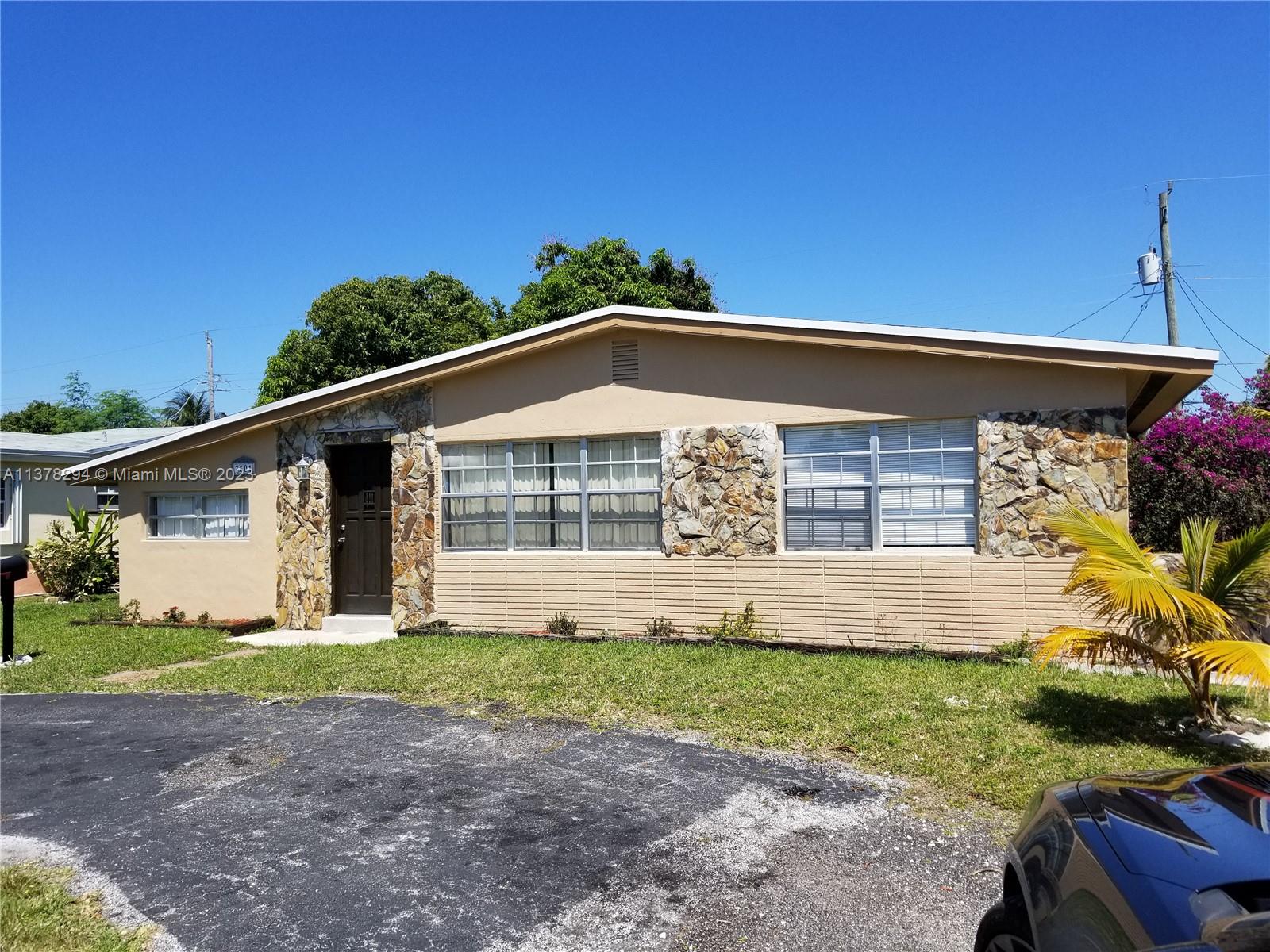 7501  Ramona St  For Sale A11378294, FL