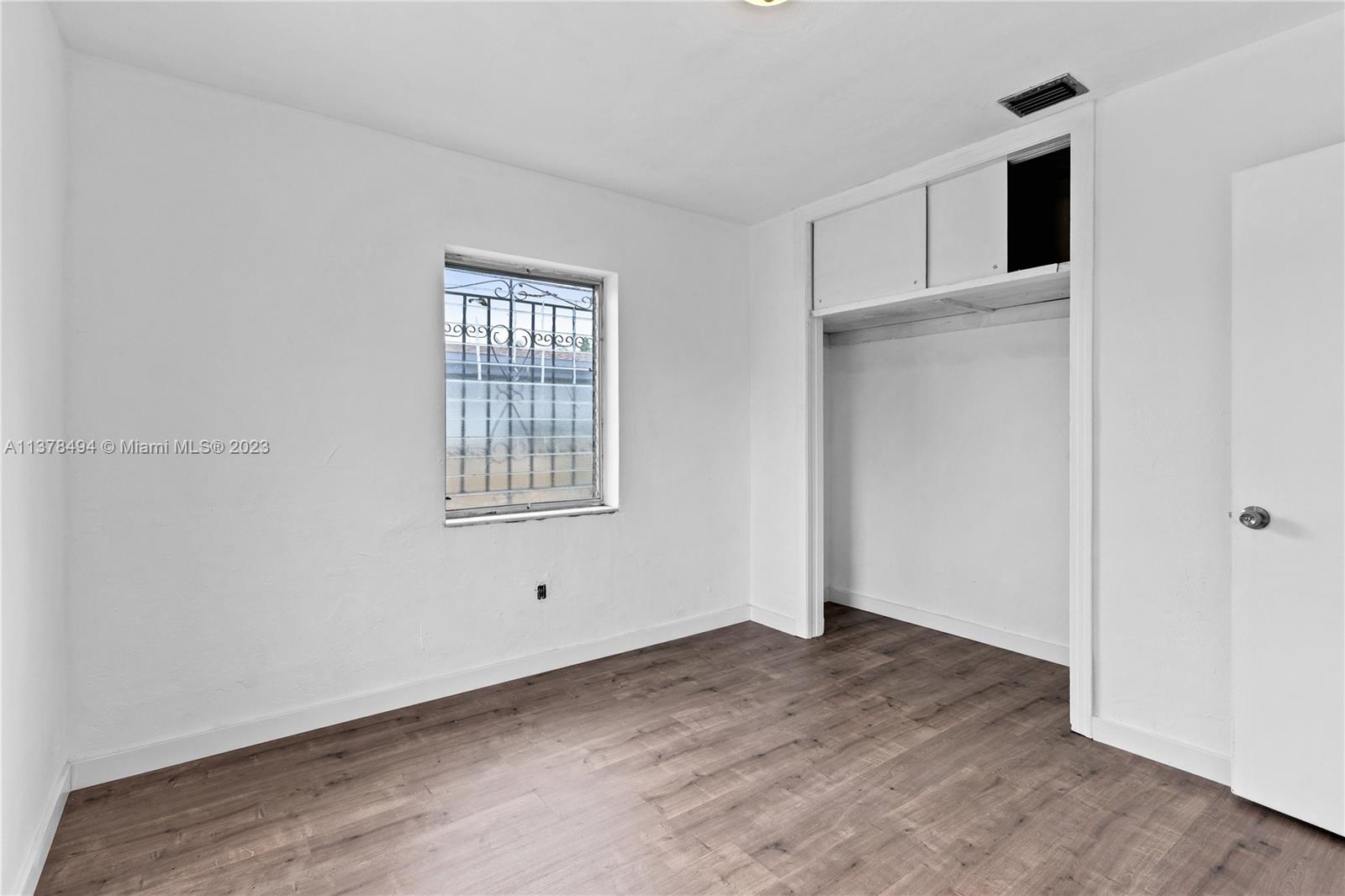 Listing Photo 14