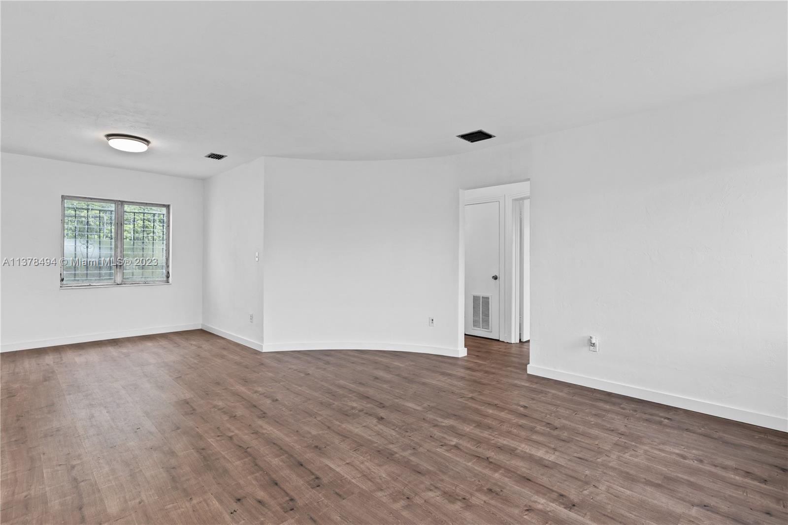 Listing Photo 7