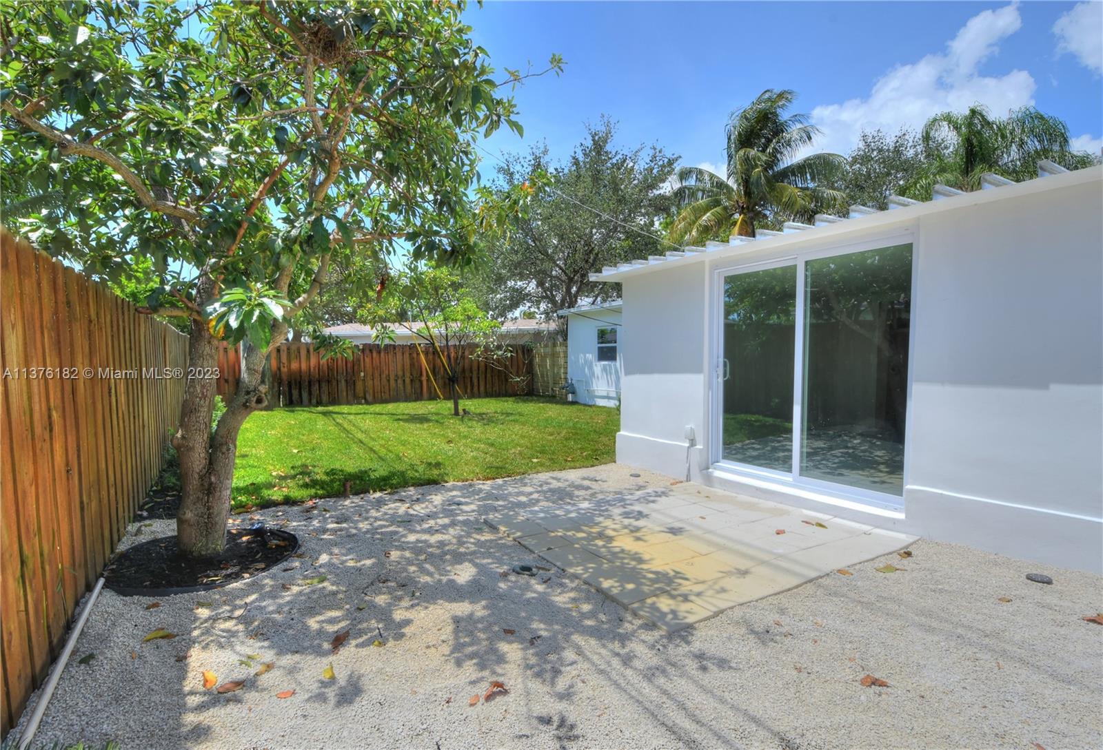 FLORIDA/DINING ROOM