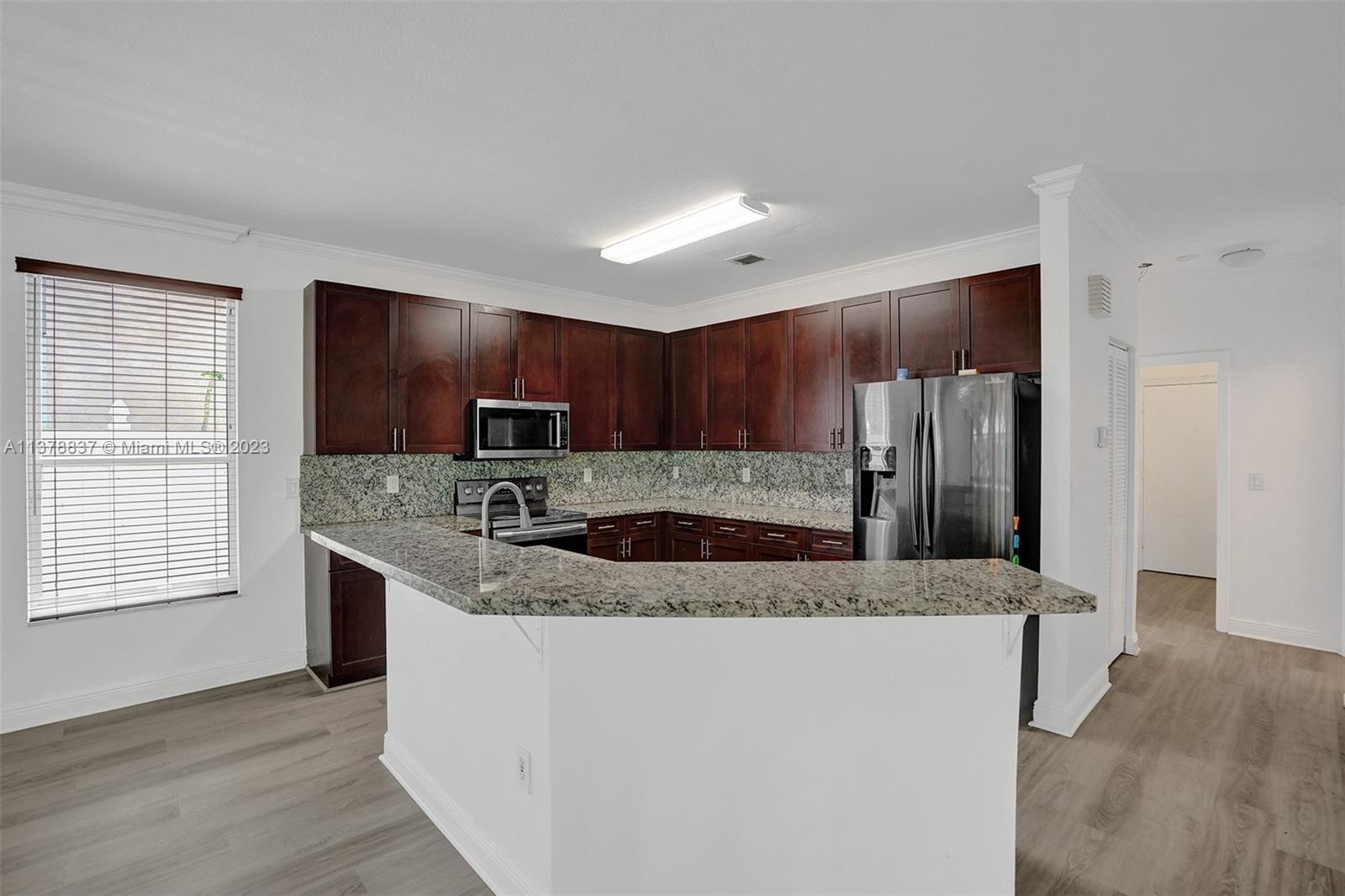 Listing Photo 7