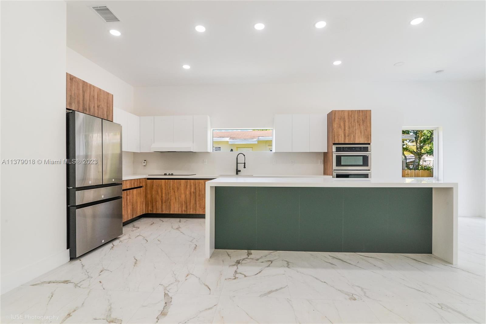 12225 NE 11th Ct  For Sale A11379018, FL