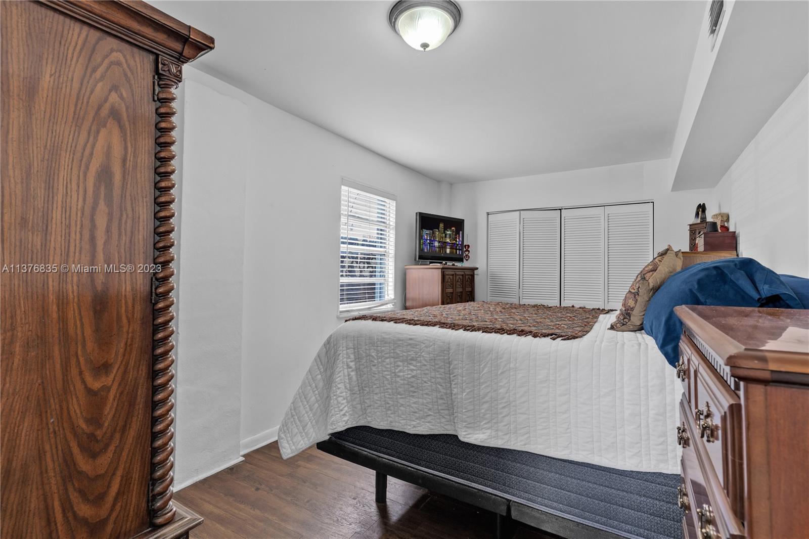 Listing Photo 10