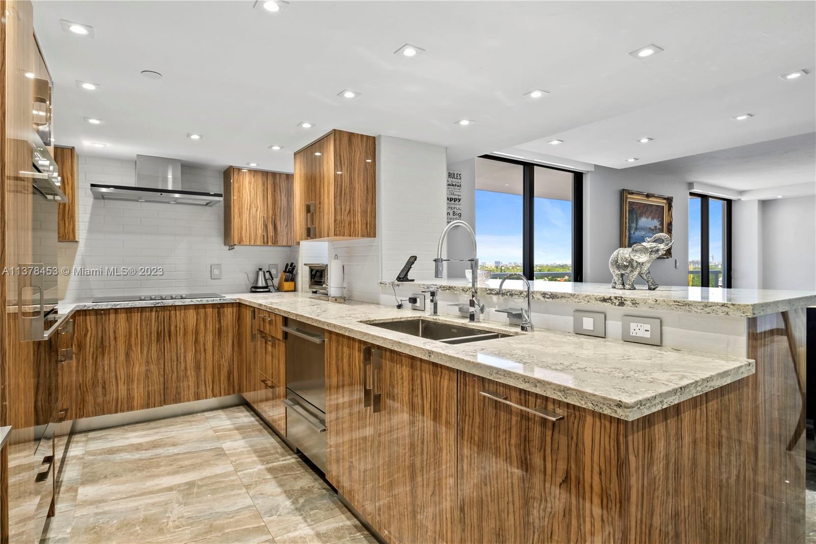 2401  Collins Ave #1208 For Sale A11378453, FL