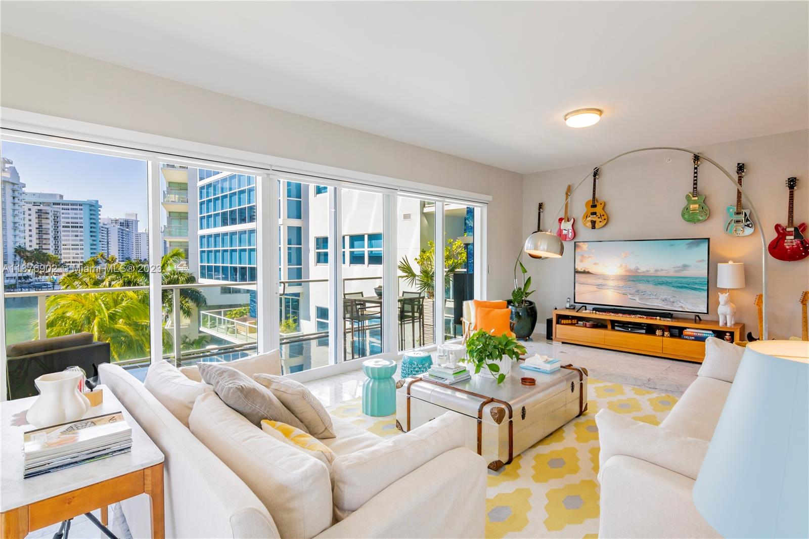 6103  Aqua Ave #403 For Sale A11376902, FL