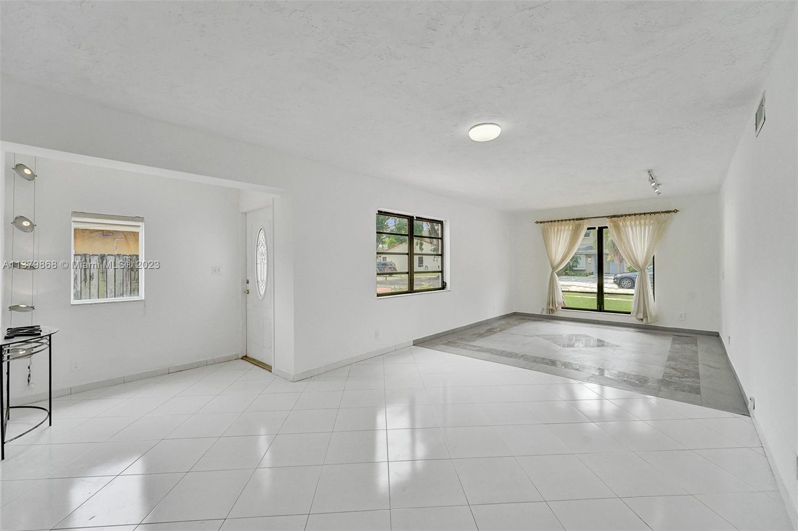 2821 N 38th Ave, Hollywood, Florida image 8