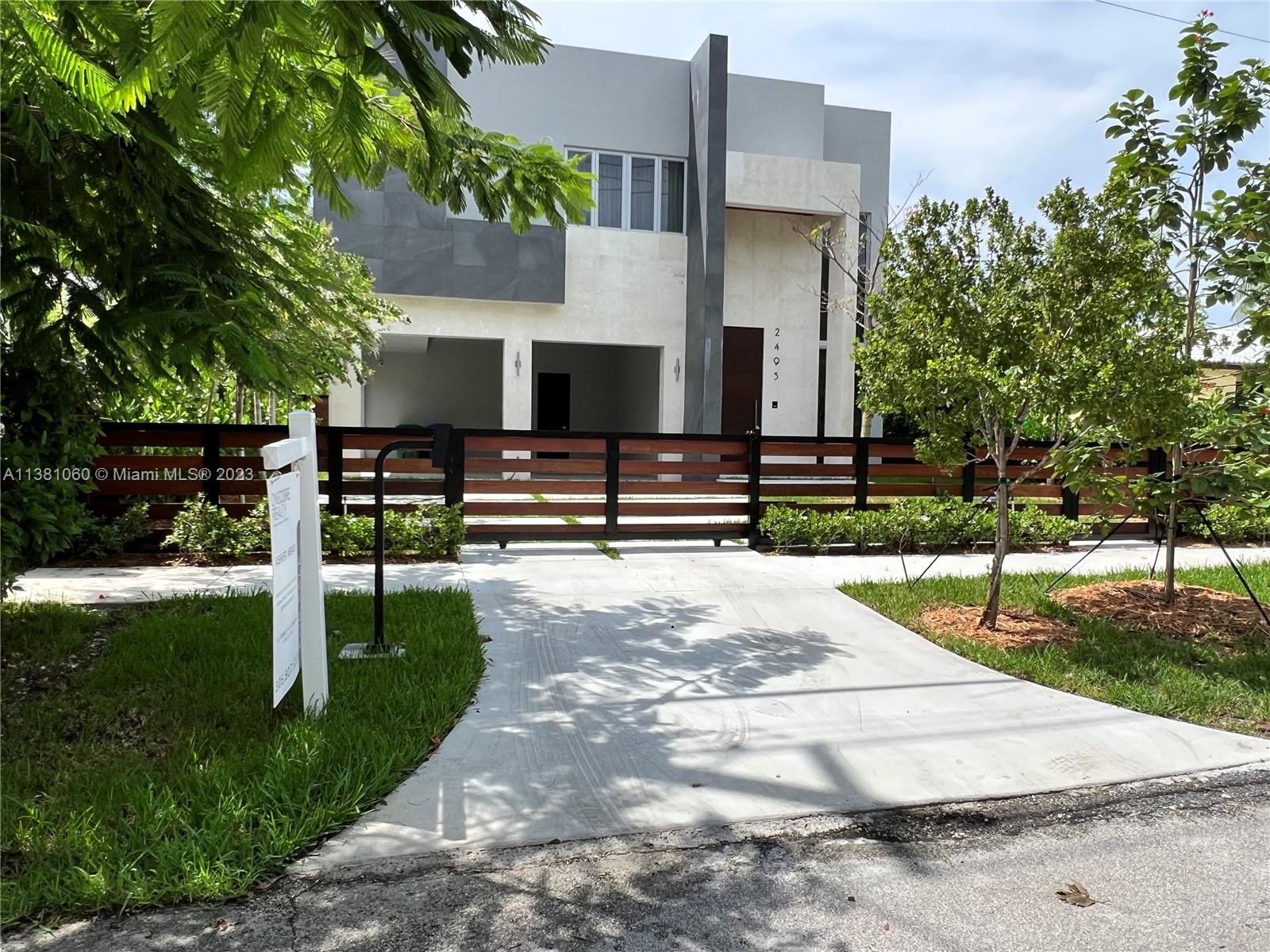 Photo 2 of 2495 Trapp Ave. in Miami - MLS A11381060
