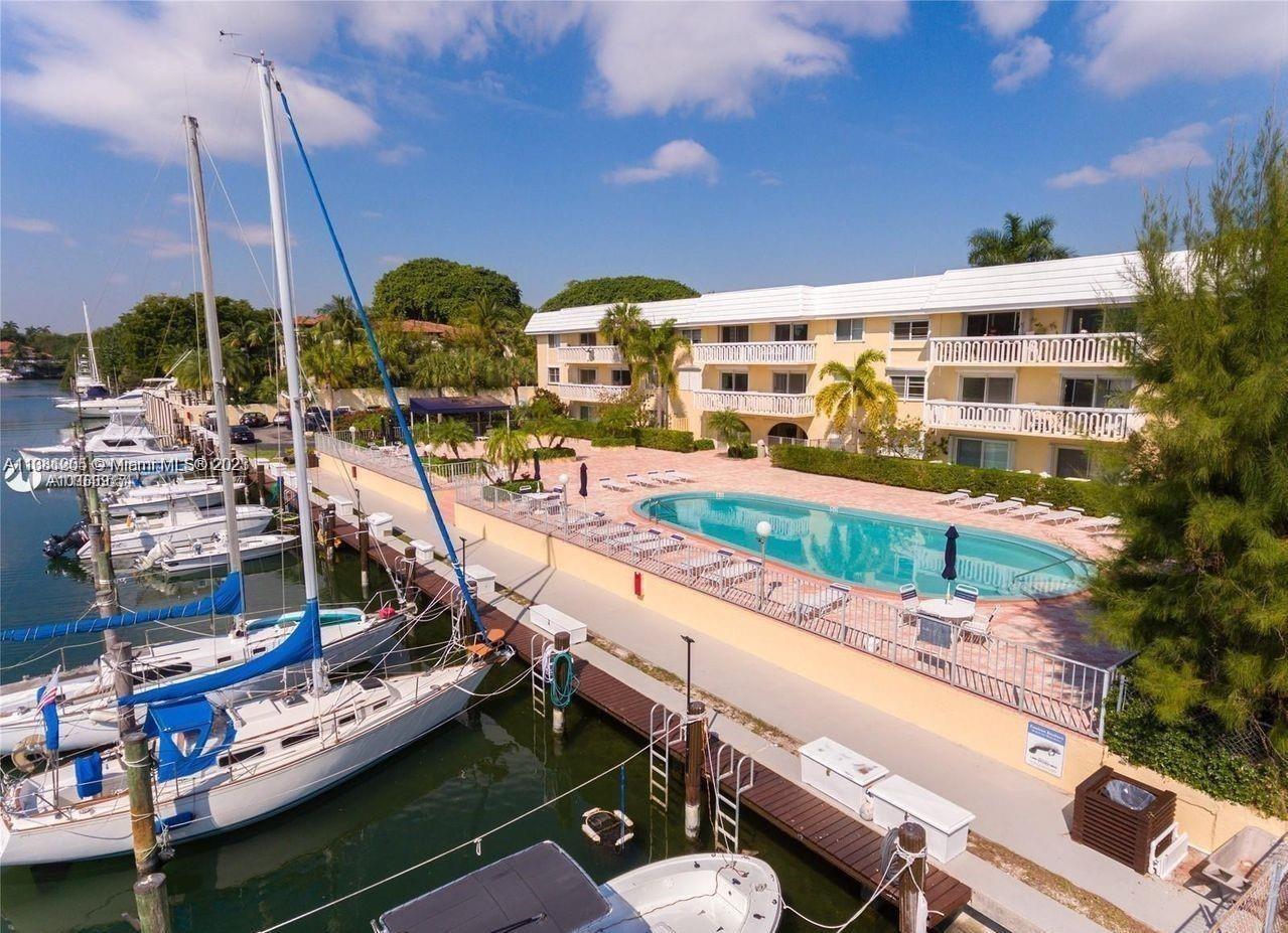 100 Edgewater Dr 112, Coral Gables, FL 33133