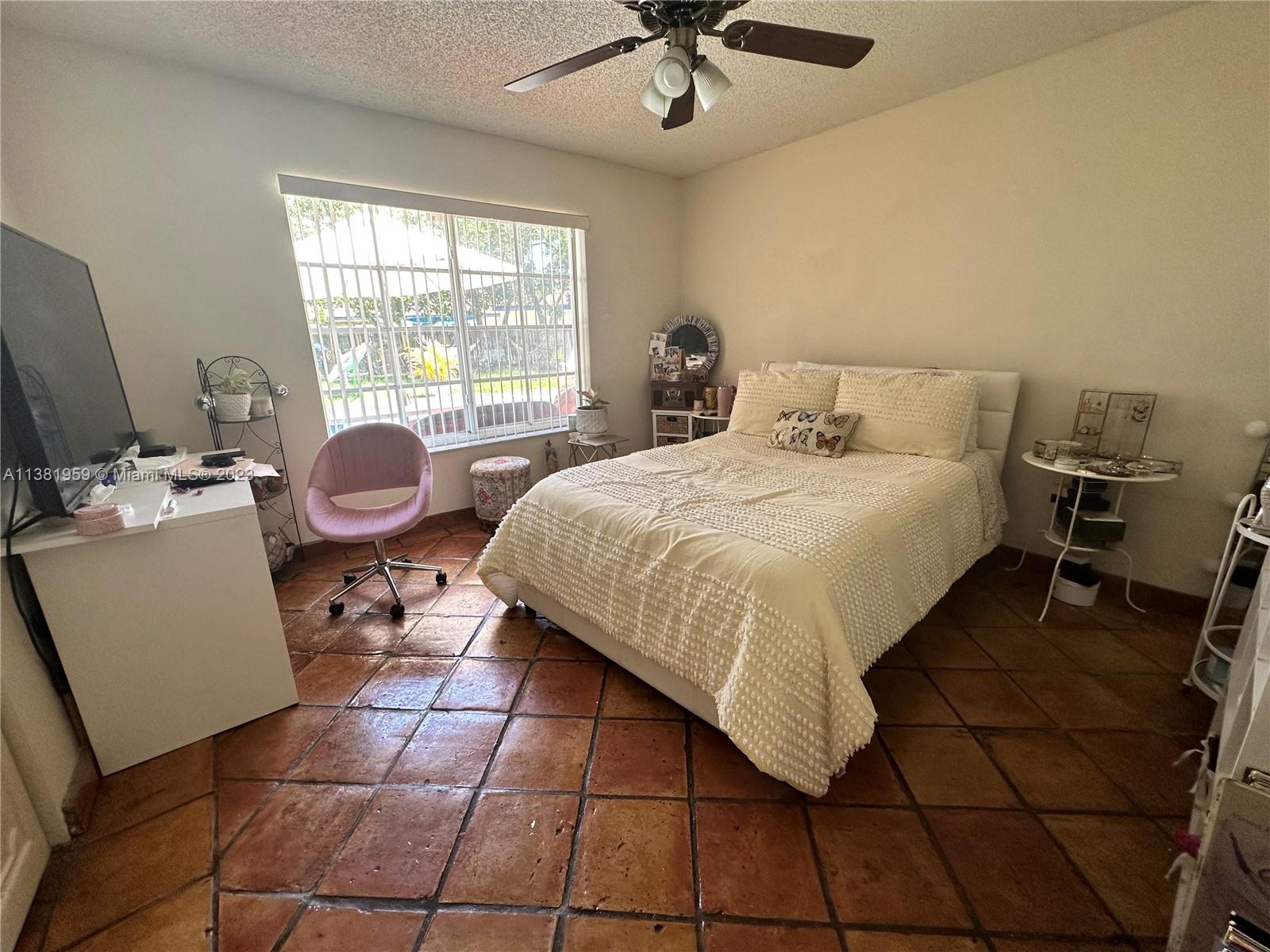 Listing Photo 15