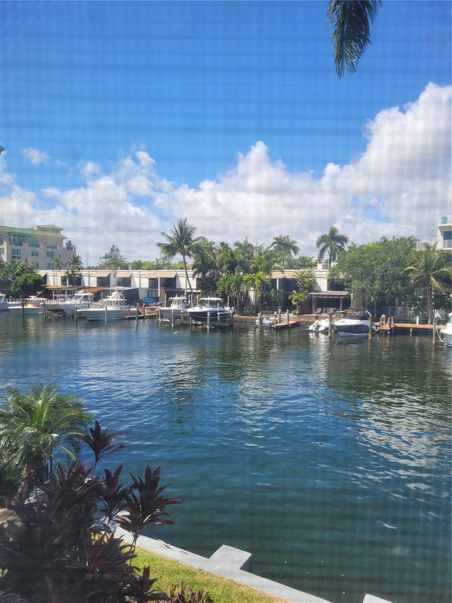 180  Isle Of Venice Dr #204 For Sale A11382379, FL