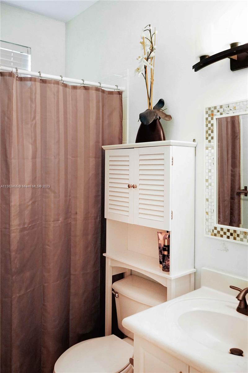 Listing Photo 10