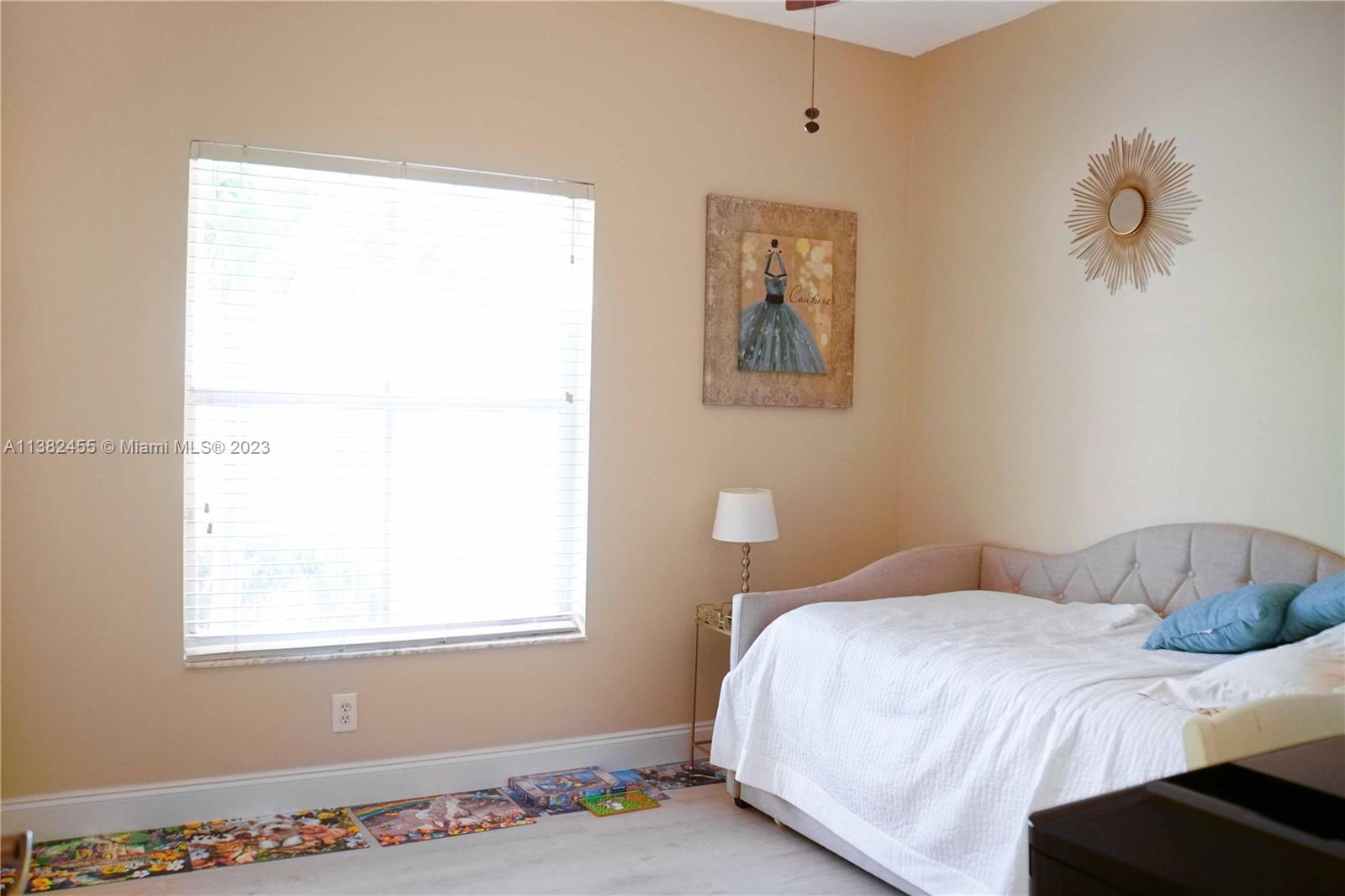 Listing Photo 11